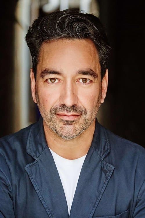 Alex Papps image
