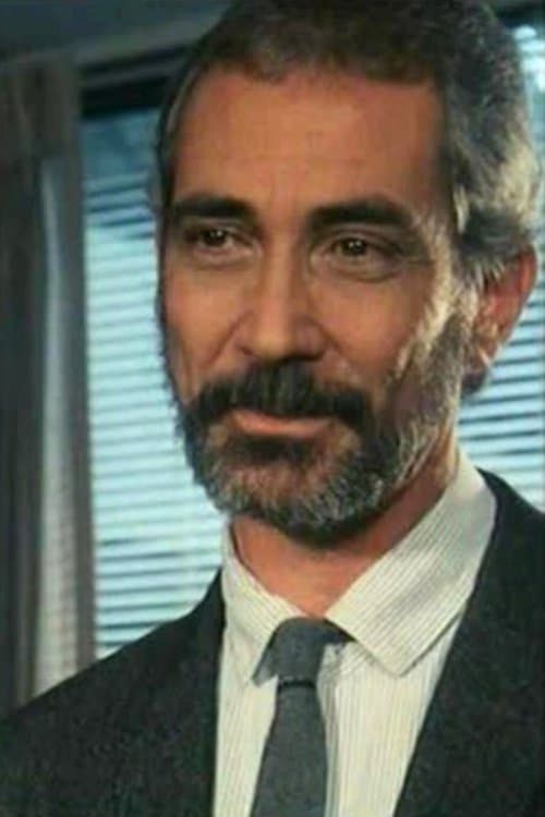 César Olmos image