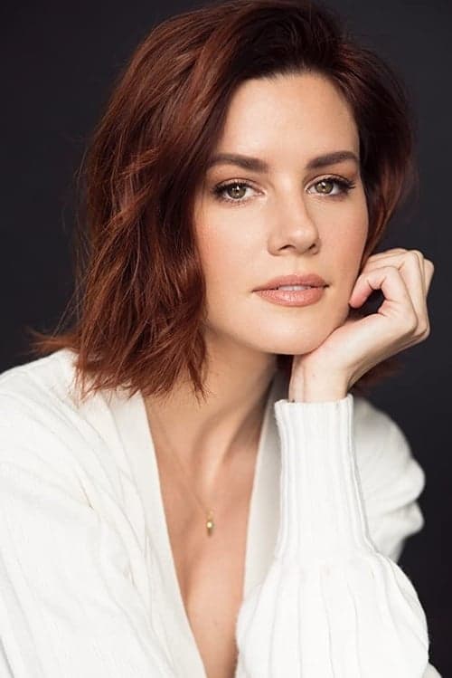 Chelsea Hobbs image