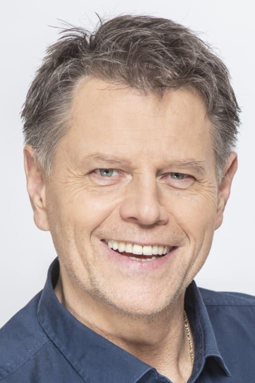 Daniel Junas image