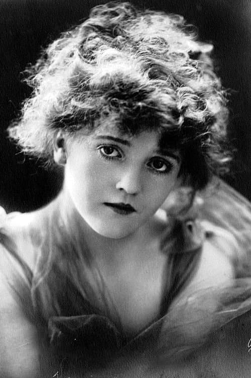 Doris May image