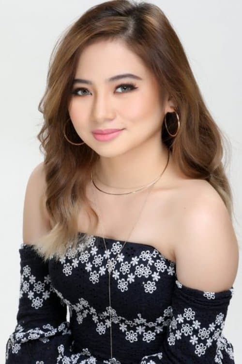 Ella Cruz image