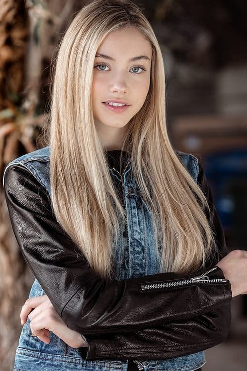 Jessica Treska image