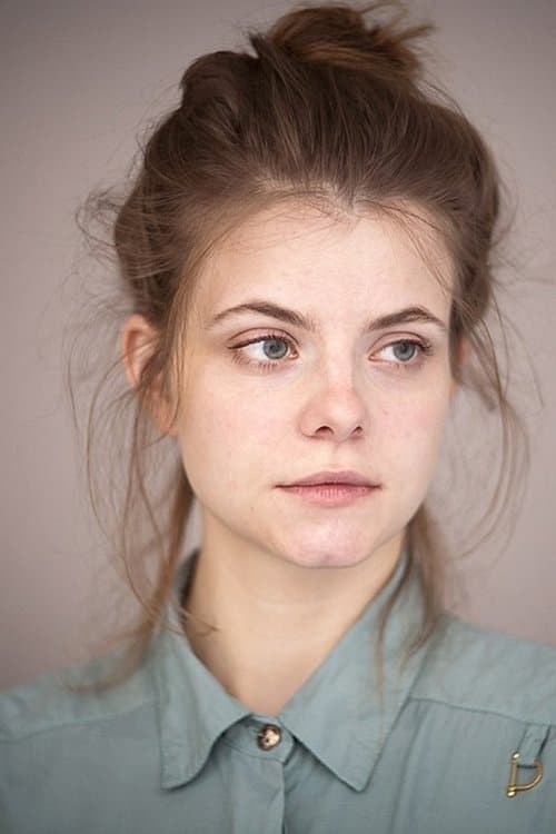 Juli Jakab image