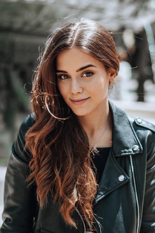 Julia Gibert image