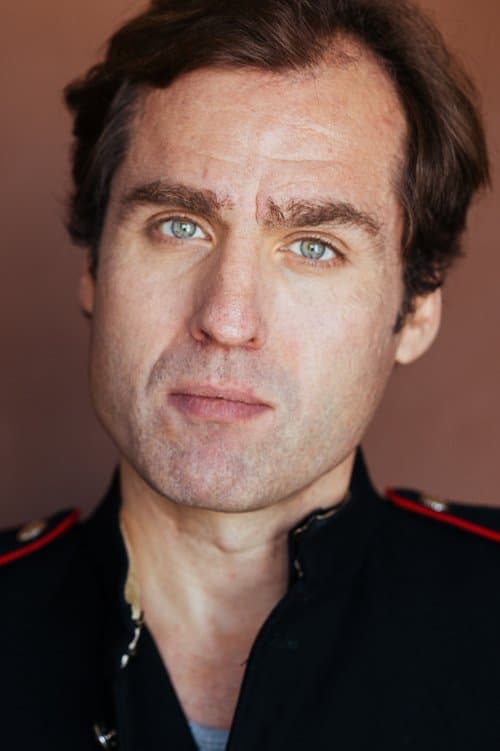 Julian Elfer image