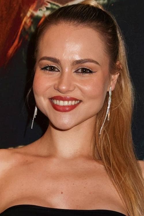 Karolina Ugrenyuk image