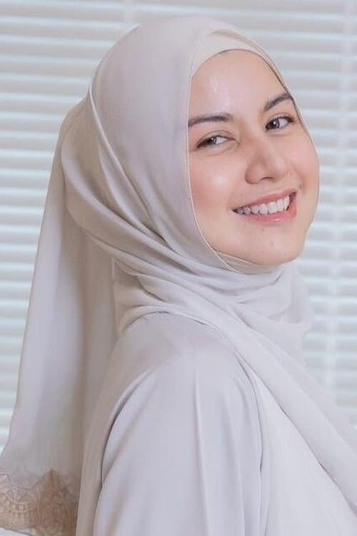 Lisa Surihani image
