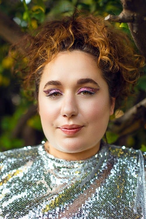 Liza Treyger image