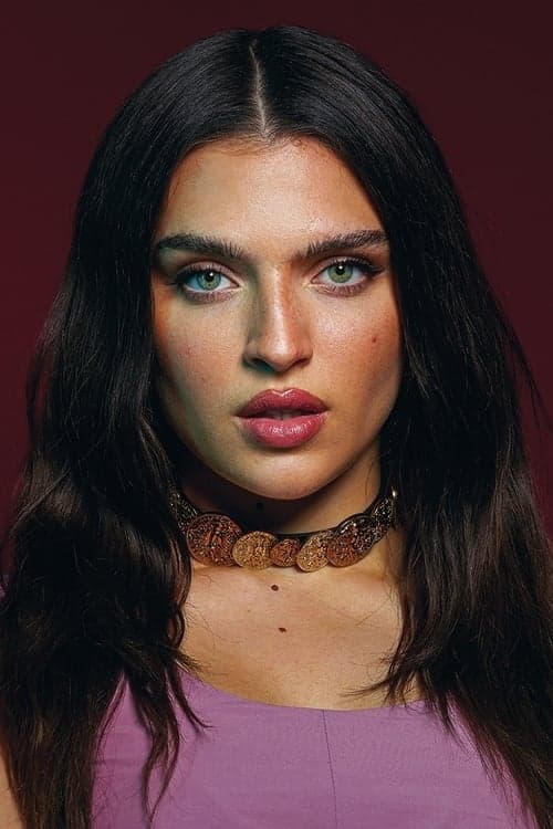 Mae Muller image