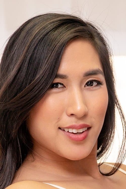 Mia Li image