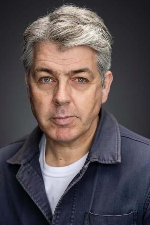 Oliver Senton image