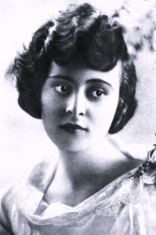 Sylvia Breamer image