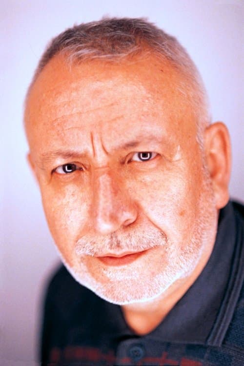 Yücel Çakmaklı's Photo